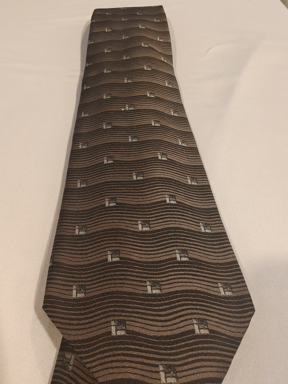 David Taylor Brown Striped Geometric Men’s Tie